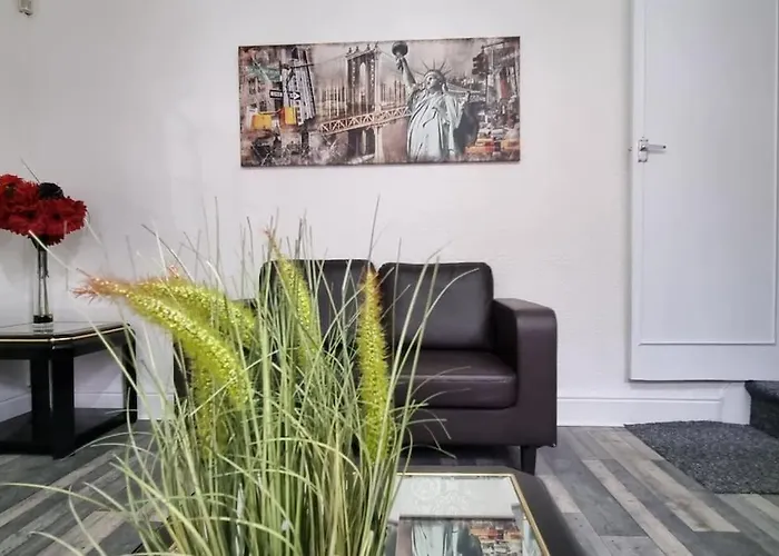 Your Away From Home!-comfy-cosy * Leeds (West Yorkshire)