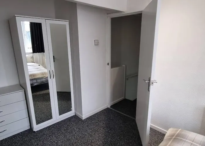 Your Away From Home!-comfy-cosy Apartment Leeds (West Yorkshire)