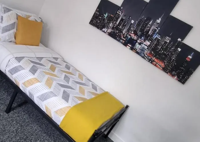 Your Away From Home!-comfy-cosy * Leeds (West Yorkshire)