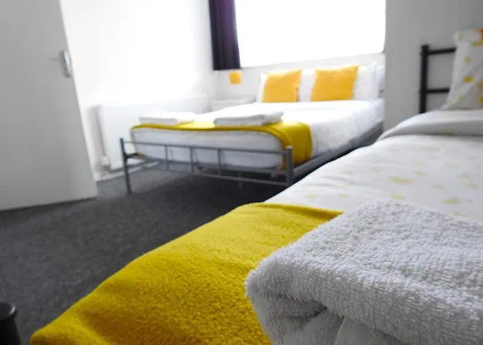Your Away From Home!-comfy-cosy Apartment Leeds (West Yorkshire)