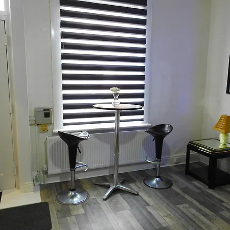 Your Away From Home!-comfy-cosy * Leeds (West Yorkshire)